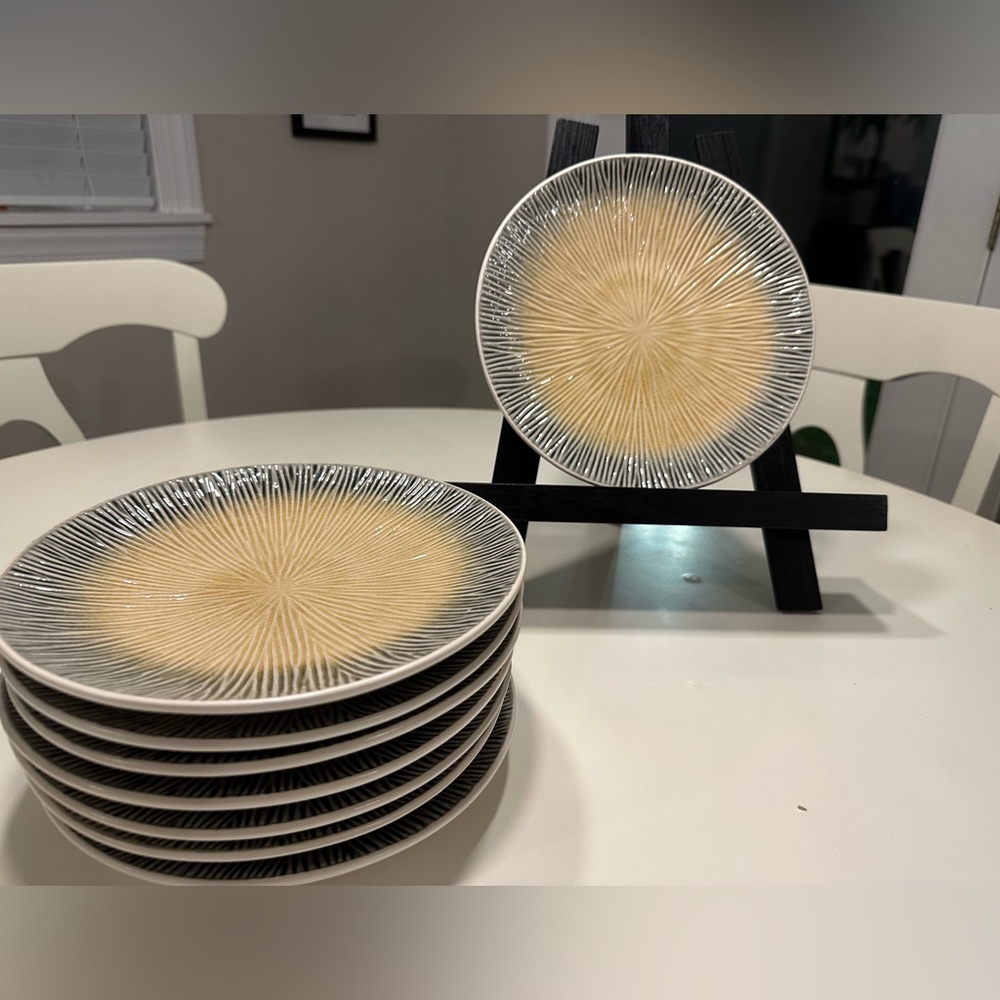 (8) Gibson Elite small plates 8.25 inch